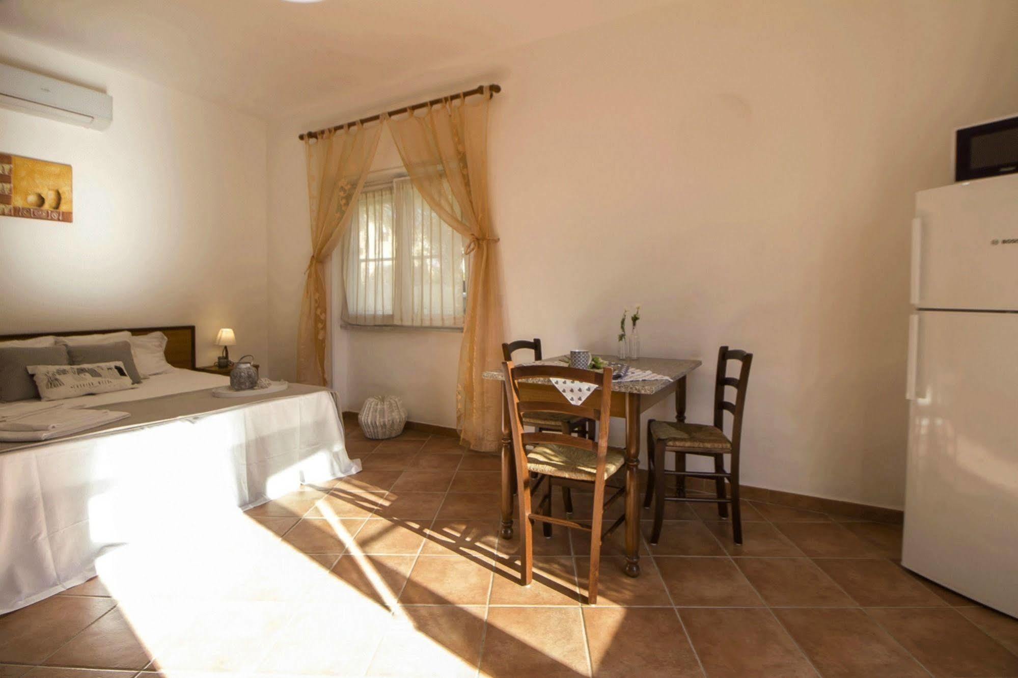 Casa Vacanze Cau - Viale Europa Алгеро Екстериор снимка