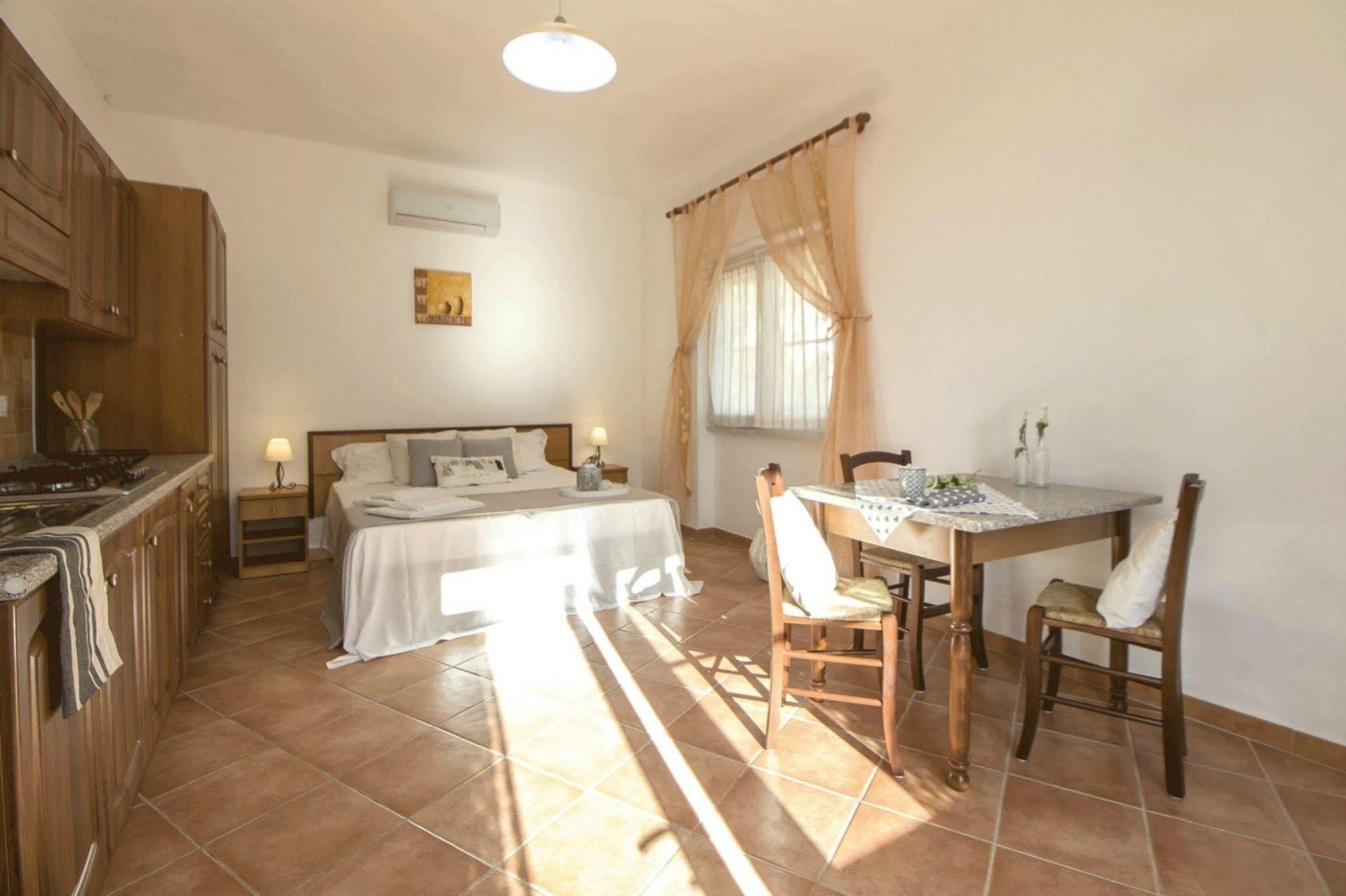 Casa Vacanze Cau - Viale Europa Алгеро Екстериор снимка
