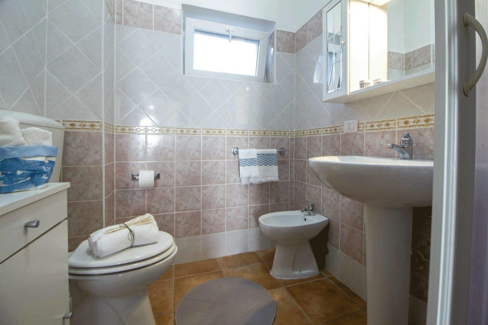 Casa Vacanze Cau - Viale Europa Алгеро Екстериор снимка