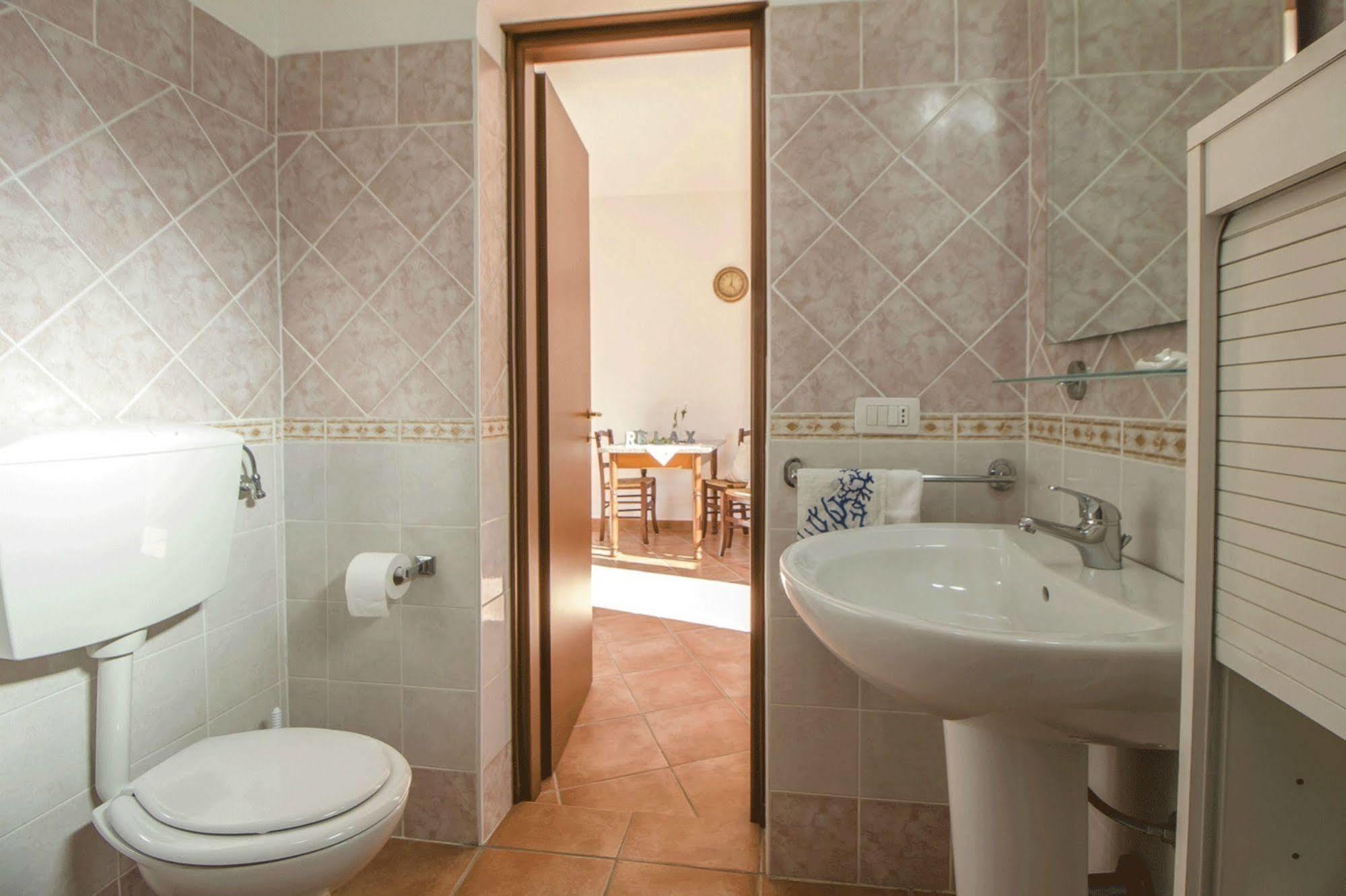 Casa Vacanze Cau - Viale Europa Алгеро Екстериор снимка
