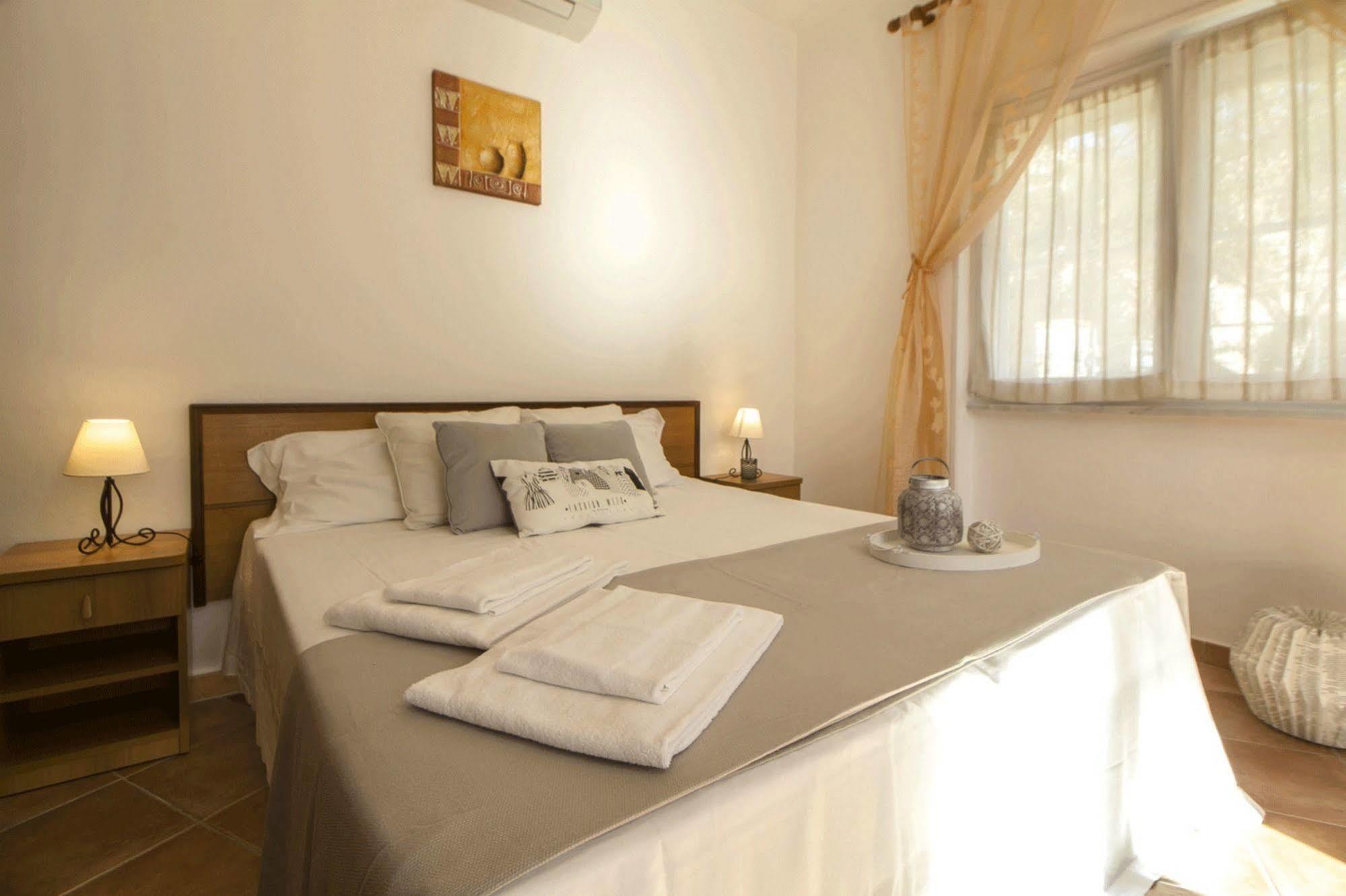Casa Vacanze Cau - Viale Europa Алгеро Екстериор снимка