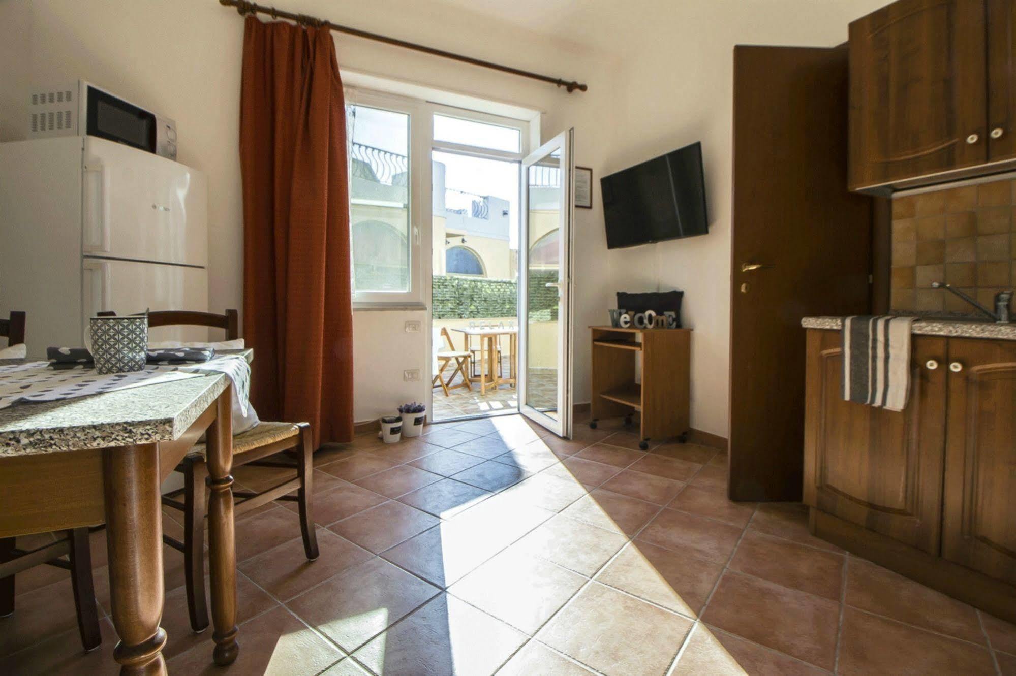 Casa Vacanze Cau - Viale Europa Алгеро Екстериор снимка